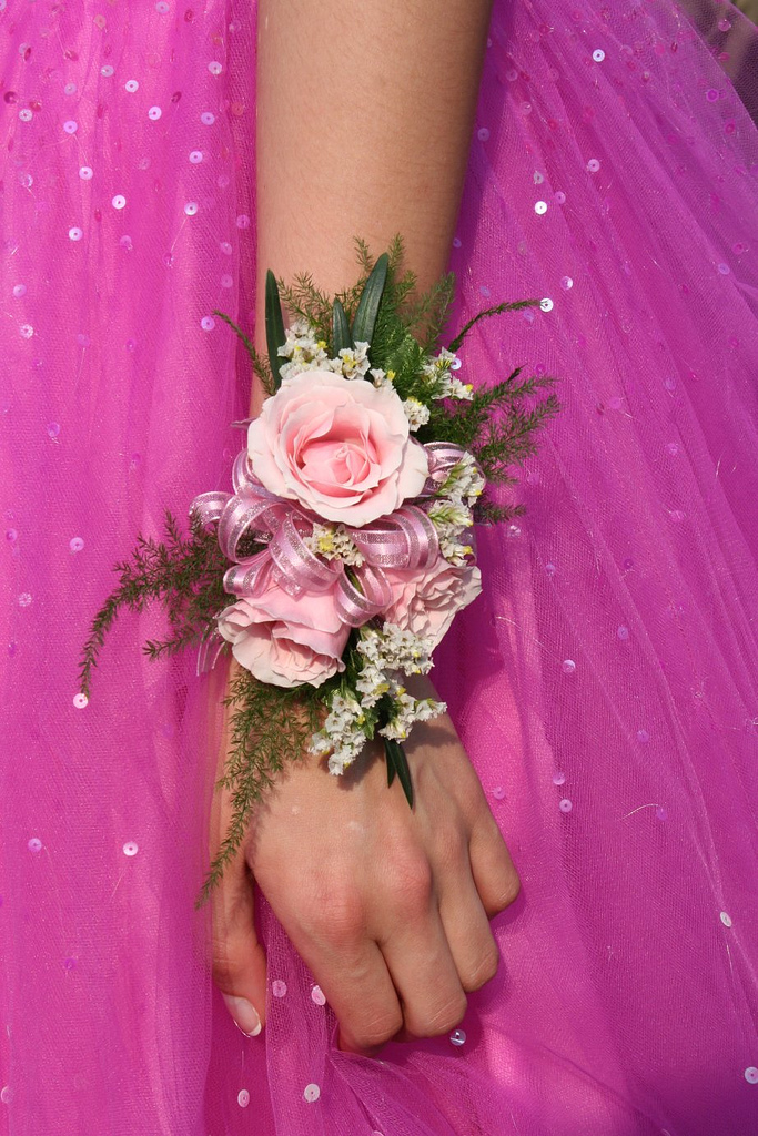 prom-corsage